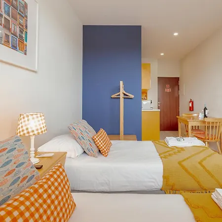 Colorful Municipal Pool By Vacationy Appartement *